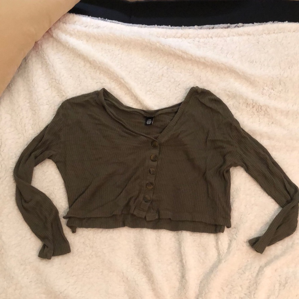 Super cute dark green button up blouse